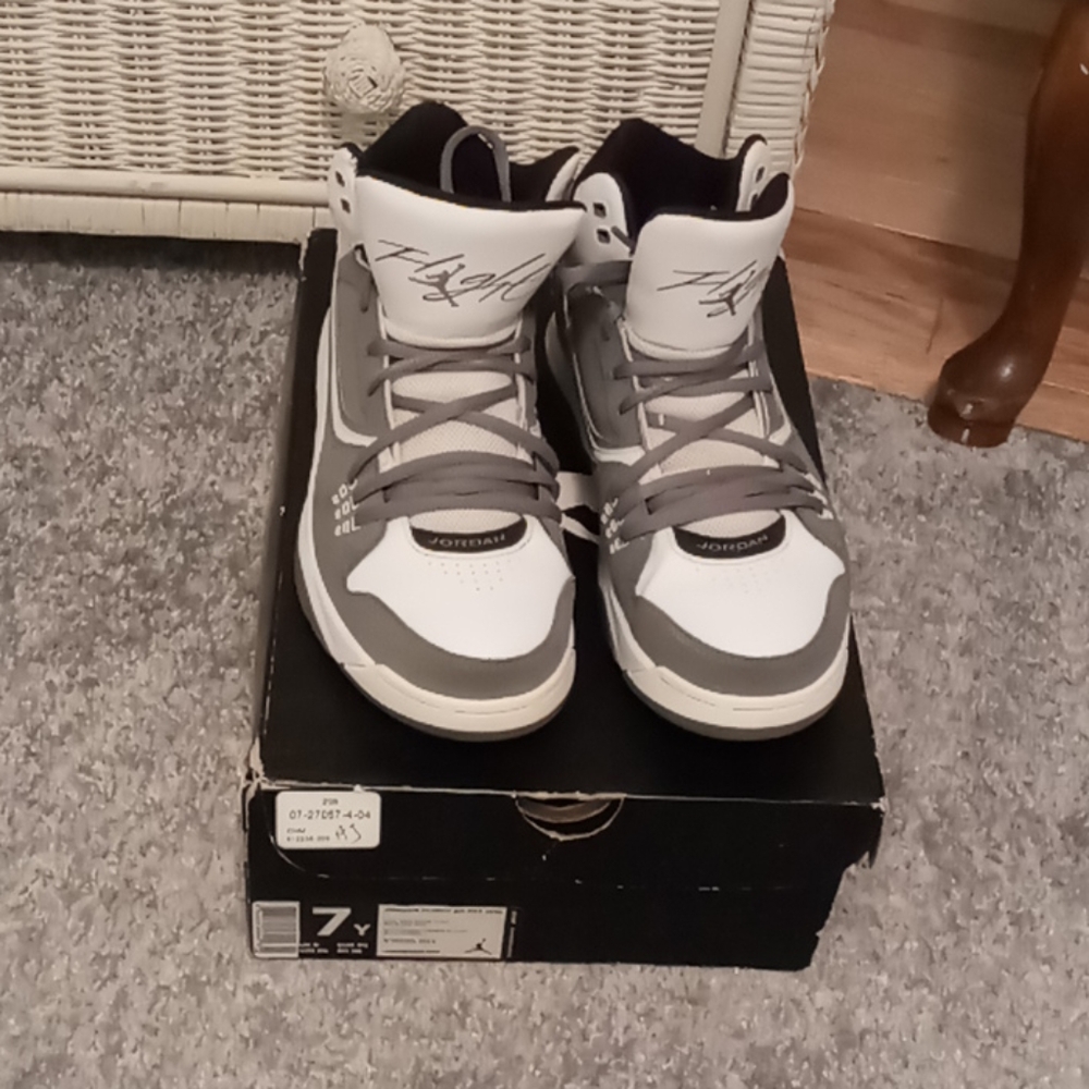 Nike Jordan Flight 23 white/gray high top